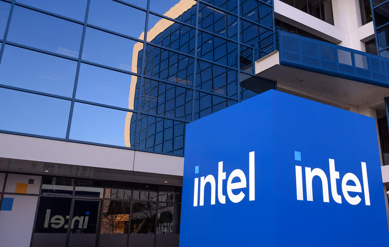 Intel Stock Slips as Server CPU Competition Intensifies